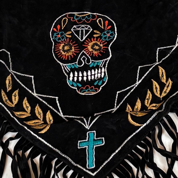 New Dia De Los Muertos Black Faux Suede Embroidered Triangle Scarf with Fringe - Picture 3 of 9